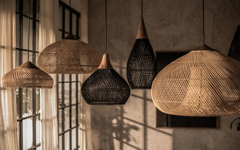 Chandelier Combining Wood And Rattan Material