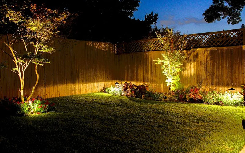 Garden Fence Lighting To Highlight Your Plants