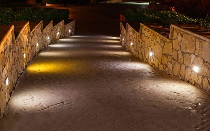 Walkway Dual-sided Lighting For A Balanced, Symmetrical Look