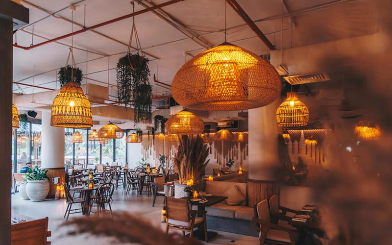 Rattan Lights Perfect For Cozy Cafés Or Relaxed Fne-dining Settings