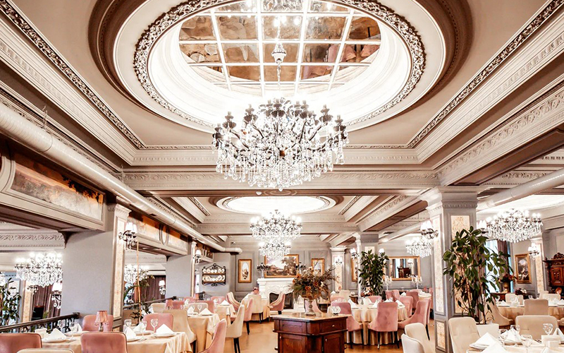 Restaurants With Dramatic Chandeliers